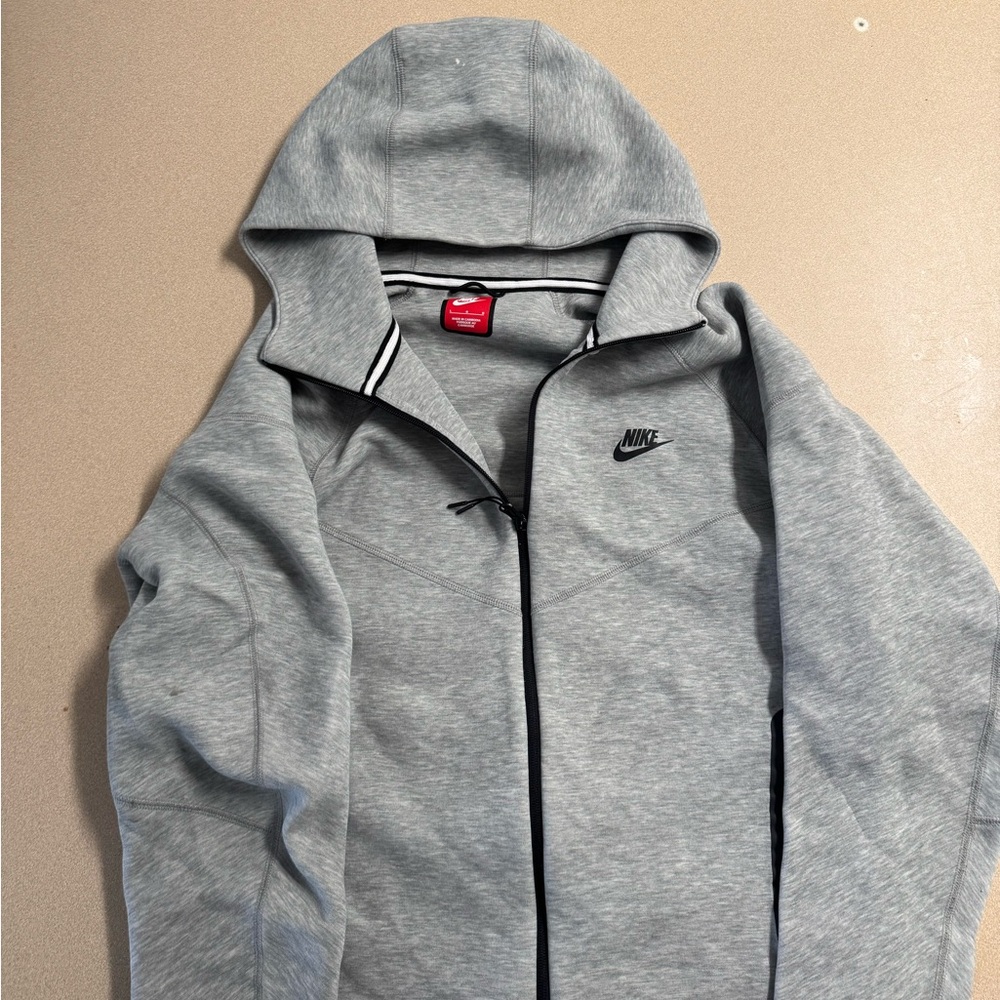 Nike Men's Light Gray Hooded Jacket